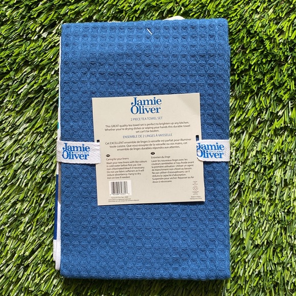 Set of 2 tea towels. - Picture 2 of 2